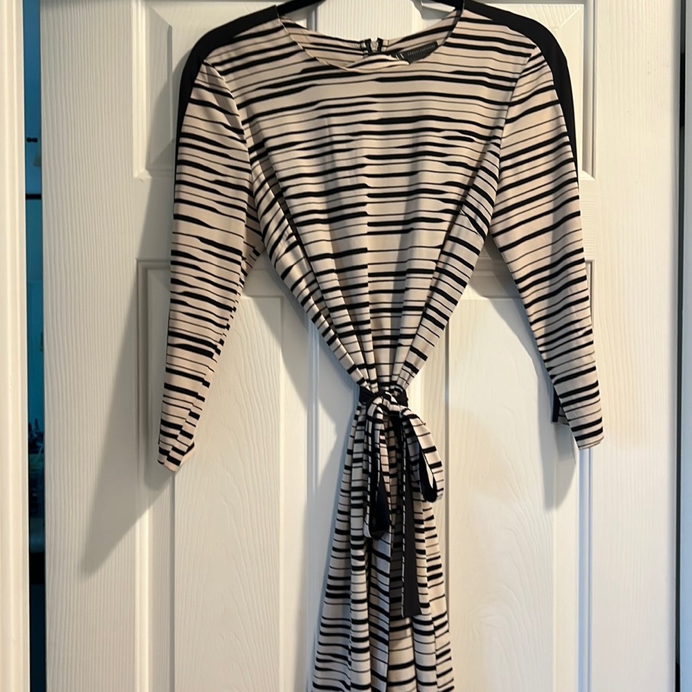 3/4 black and cream A/X dress